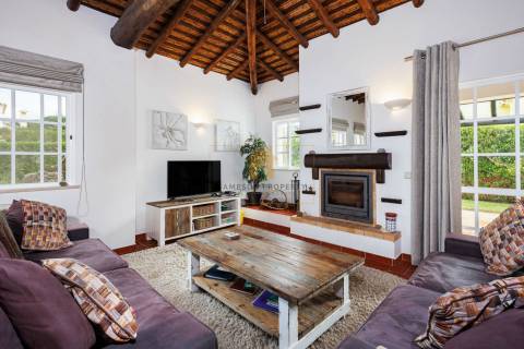 Para venda em Carvoeiro, moradia térrea com 3 quartos e piscina aquecida