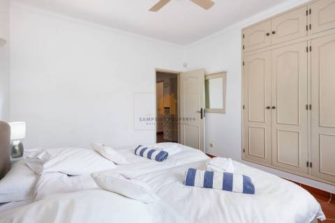 Para venda em Carvoeiro, moradia térrea com 3 quartos e piscina aquecida