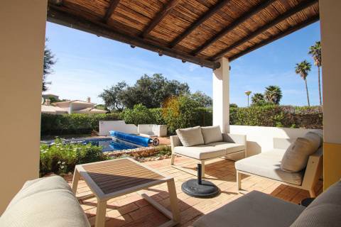 Para venda em Carvoeiro, moradia térrea com 3 quartos e piscina aquecida