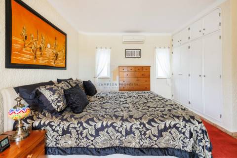 Moradia renovada com 3 quartos e piscina aquecida para venda, perto de Carvoeiro e Ferragudo