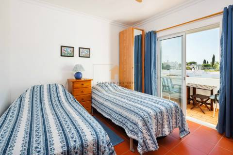 Para venda apartamento T1+1 em Carvoeiro