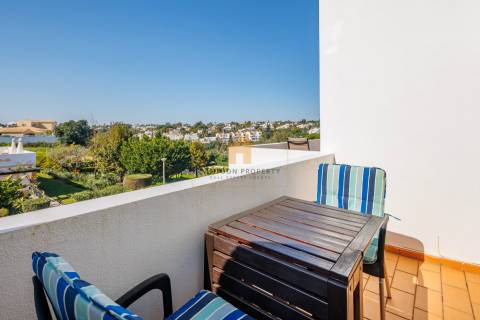 Para venda apartamento T1+1 em Carvoeiro