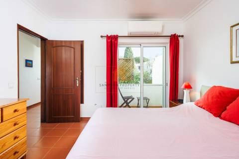 Para venda apartamento T1+1 em Carvoeiro