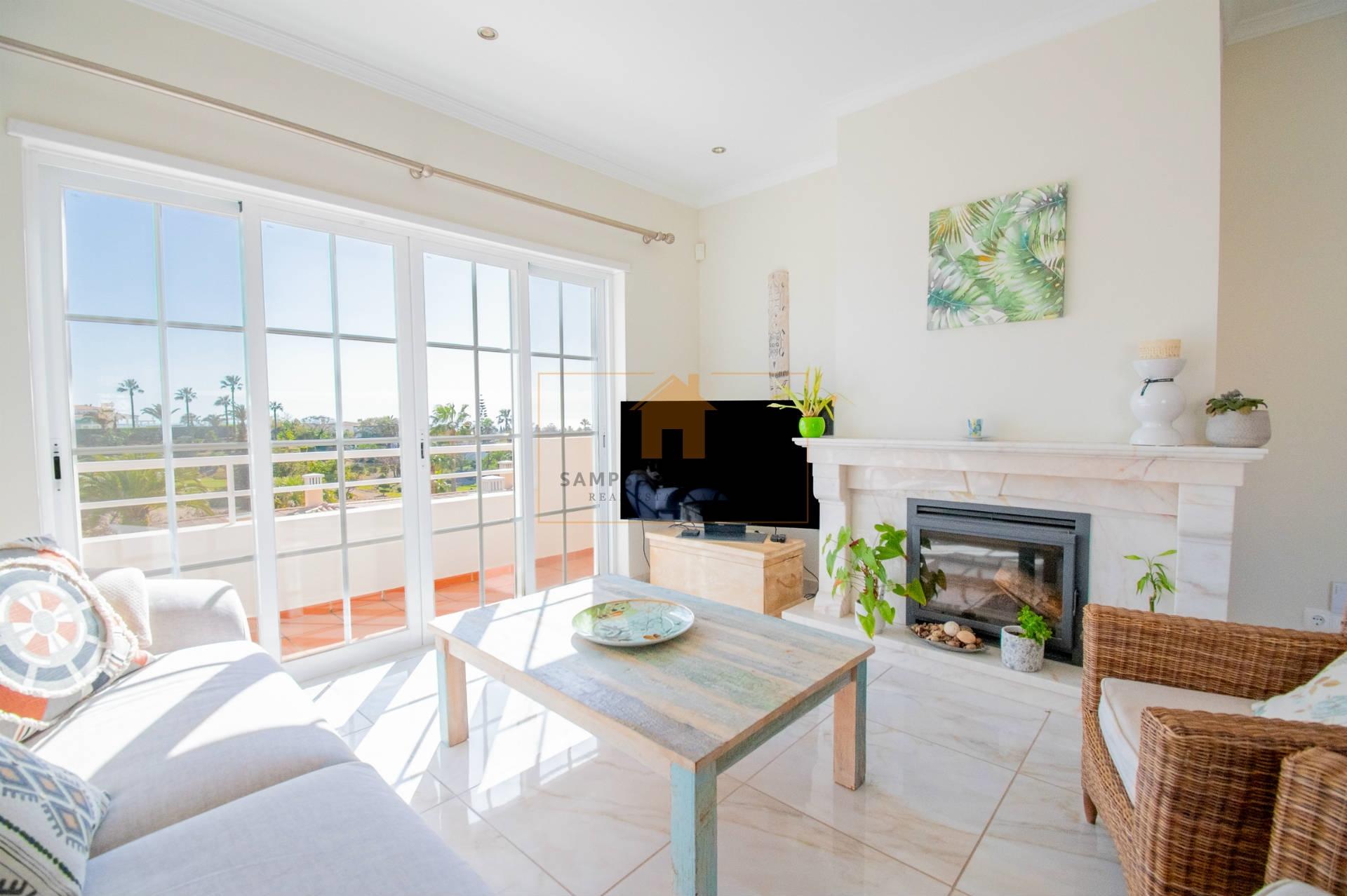 Para venda T1 de luxo, remodelado, com vista mar em Carvoeiro no Clube Golfemar