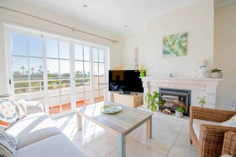 Para venda T1 de luxo, remodelado, com vista mar em Carvoeiro no Clube Golfemar