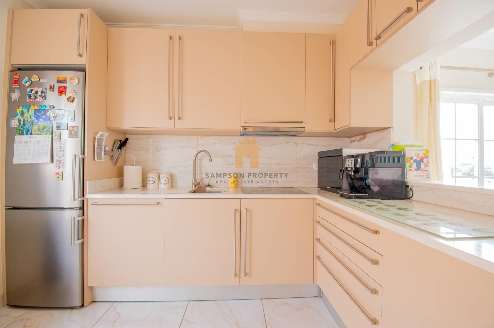 Para venda T1 de luxo, remodelado, com vista mar em Carvoeiro no Clube Golfemar