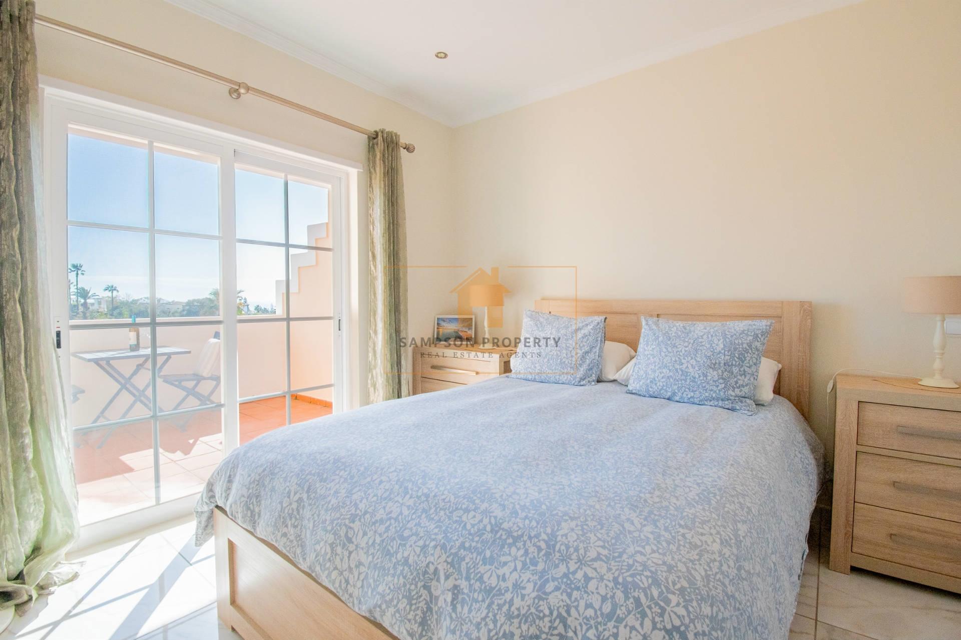 Para venda T1 de luxo, remodelado, com vista mar em Carvoeiro no Clube Golfemar