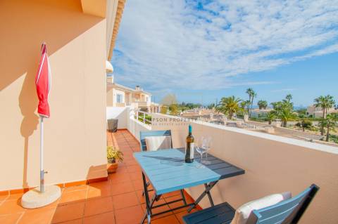 Para venda T1 de luxo, remodelado, com vista mar em Carvoeiro no Clube Golfemar