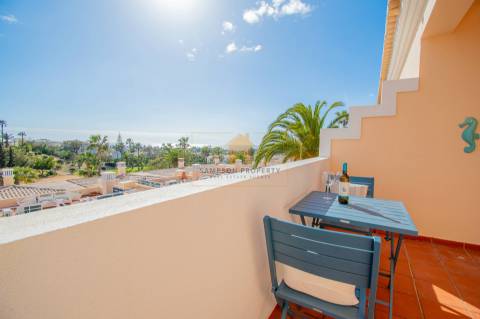 Para venda T1 de luxo, remodelado, com vista mar em Carvoeiro no Clube Golfemar