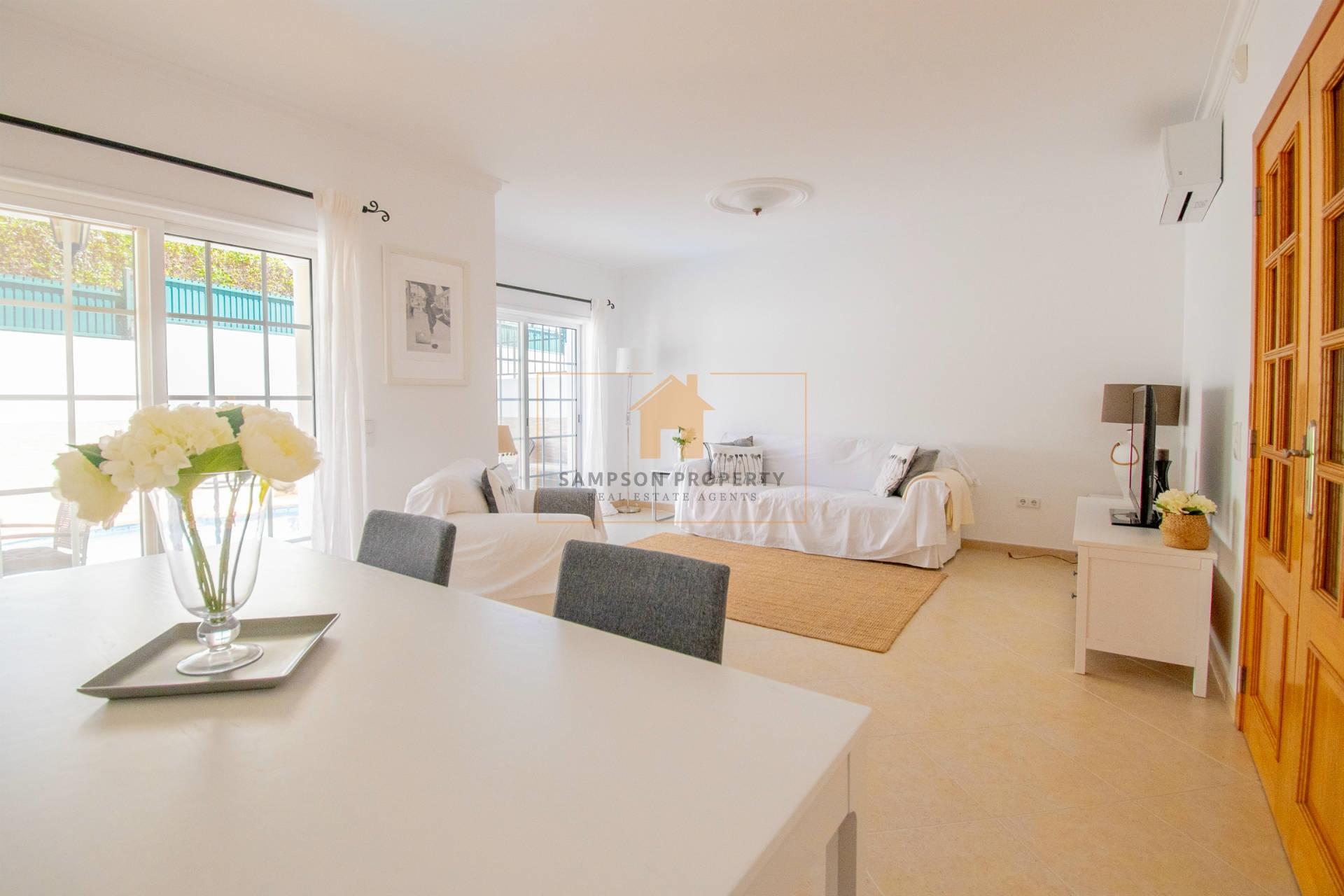 Moradia com 2 quartos e piscina privada para venda em Ferragudo