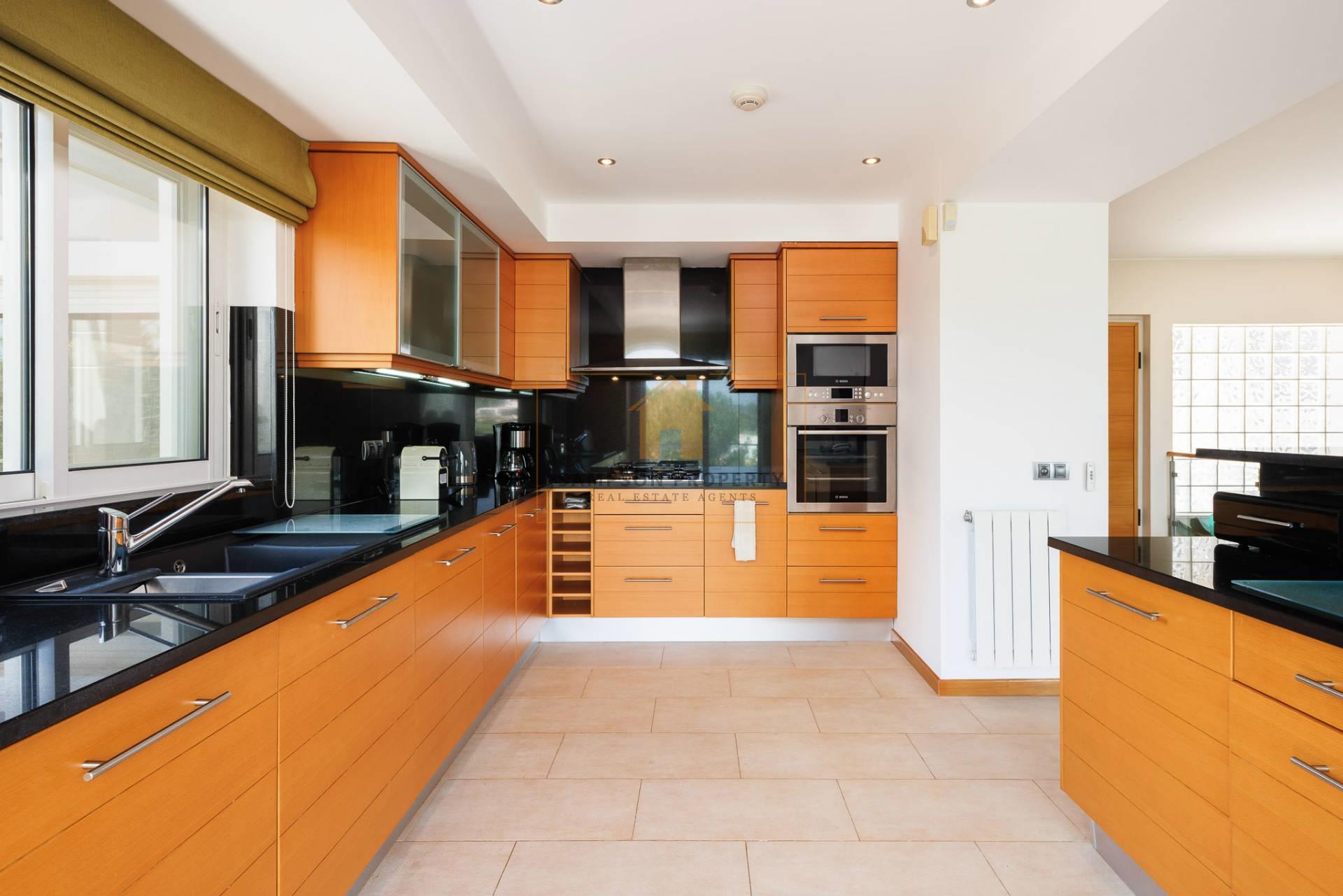 Encantadora moradia com 3 quartos para venda em Vale da Pinta, Carvoeiro