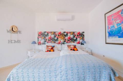 Para venda na Quinta do Paraíso, Carvoeiro moradia com 3 quartos, piscina, garagem e jardim