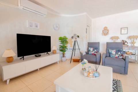 Para venda na Quinta do Paraíso, Carvoeiro moradia com 3 quartos, piscina, garagem e jardim