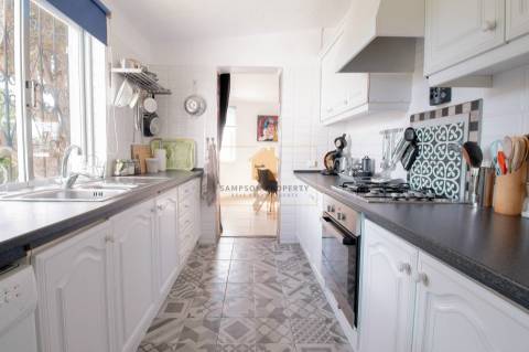 Para venda na Quinta do Paraíso, Carvoeiro moradia com 3 quartos, piscina, garagem e jardim