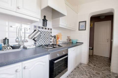 Para venda na Quinta do Paraíso, Carvoeiro moradia com 3 quartos, piscina, garagem e jardim