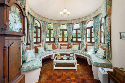 Para venda em Carvoeiro, moradia com 4 quartos, garagem e piscina