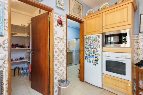 Para venda em Carvoeiro, moradia com 4 quartos, garagem e piscina