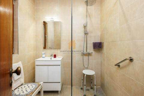 Para venda em Carvoeiro, moradia com 4 quartos, garagem e piscina