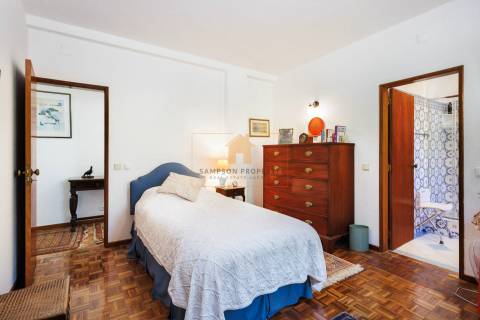 Para venda em Carvoeiro, moradia com 4 quartos, garagem e piscina