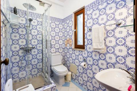 Para venda em Carvoeiro, moradia com 4 quartos, garagem e piscina