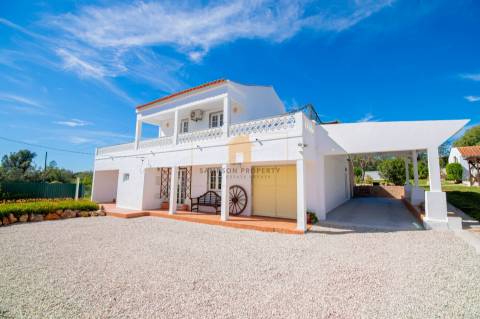 Moradia renovada com 3 quartos para venda em Silves
