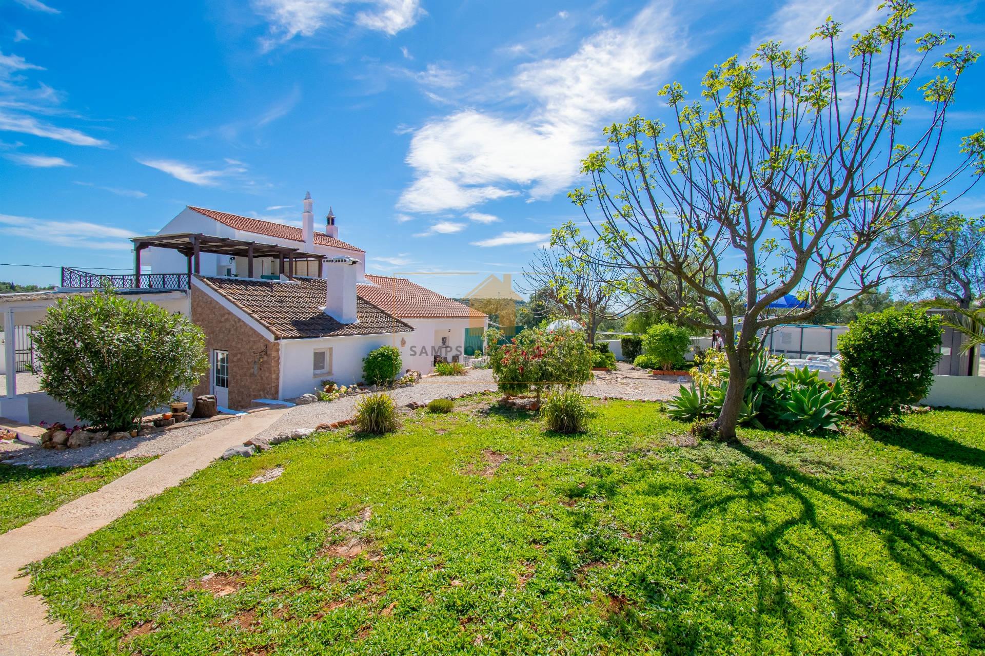 Moradia renovada com 3 quartos para venda em Silves