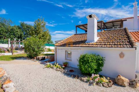 Moradia renovada com 3 quartos para venda em Silves