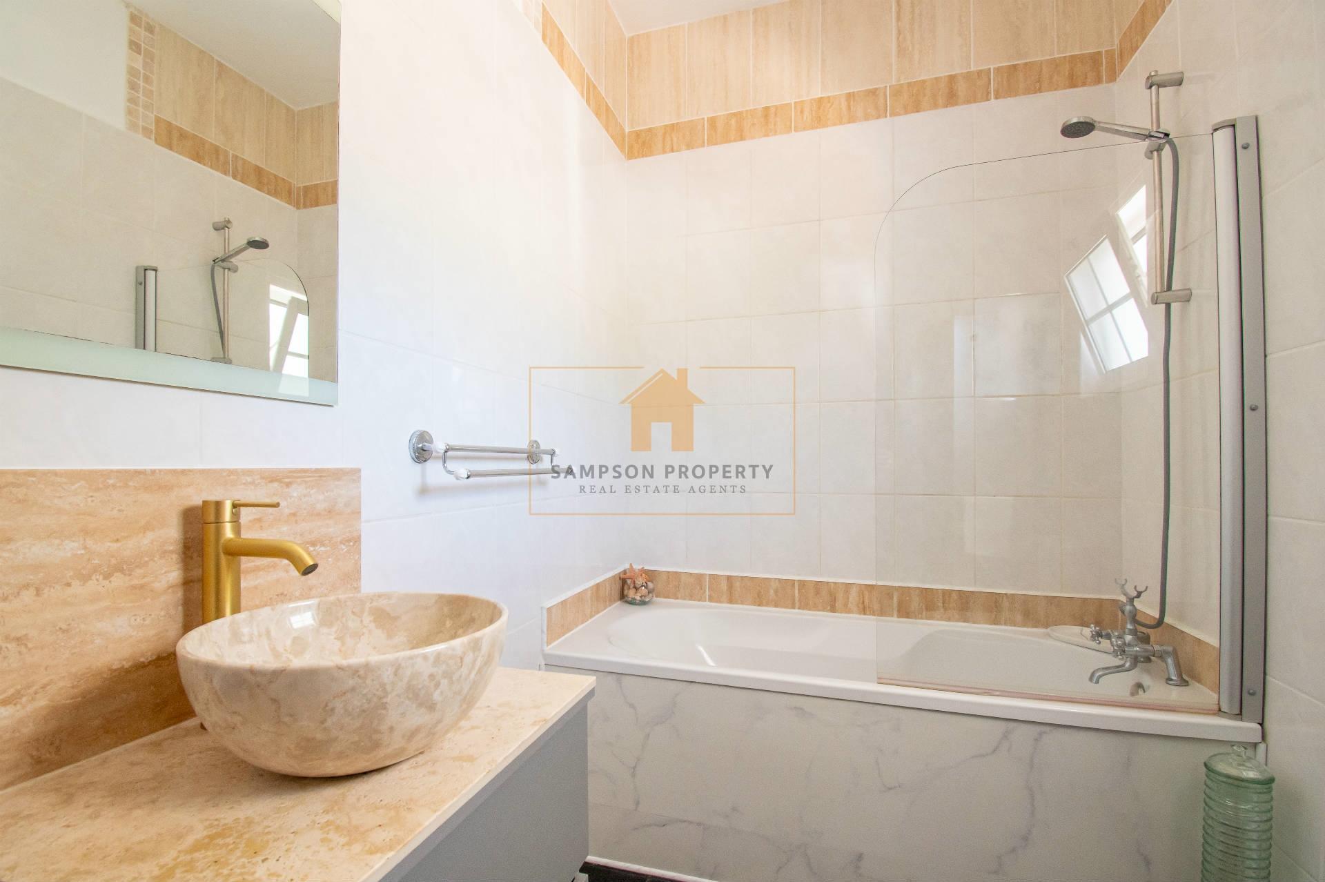 Moradia renovada com 3 quartos para venda em Silves