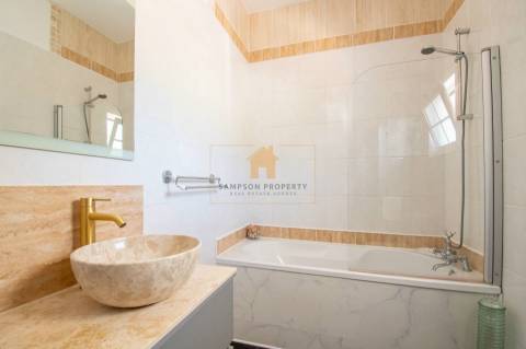 Moradia renovada com 3 quartos para venda em Silves