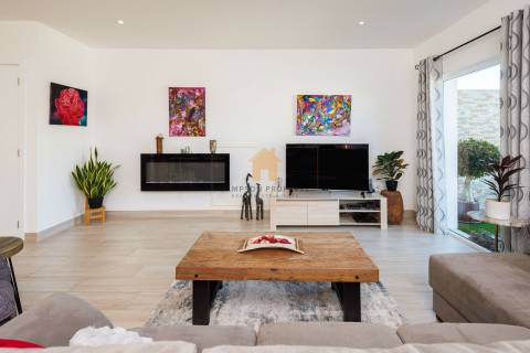 Moradia com 3 quartos, piscina e garagem para venda em Bella Vista, Ferragudo