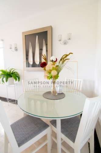 Para venda em Carvoeiro, apartamento T2 no primeiro andar com vistas deslumbrantes para o golfe