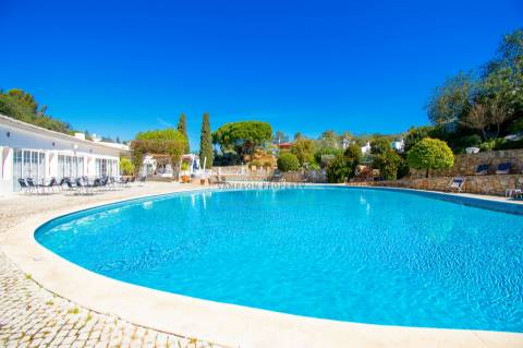 Para venda na Quinta do Paraíso, Carvoeiro, moradia com 2 quartos e jardim privado