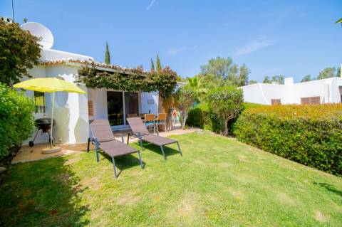 Para venda na Quinta do Paraíso, Carvoeiro, moradia com 2 quartos e jardim privado