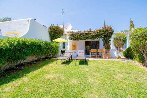 Para venda na Quinta do Paraíso, Carvoeiro, moradia com 2 quartos e jardim privado