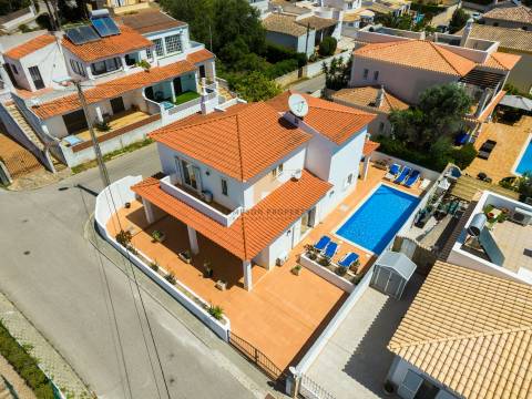 Para venda, moradia T3 em Sesmarias, Carvoeiro
