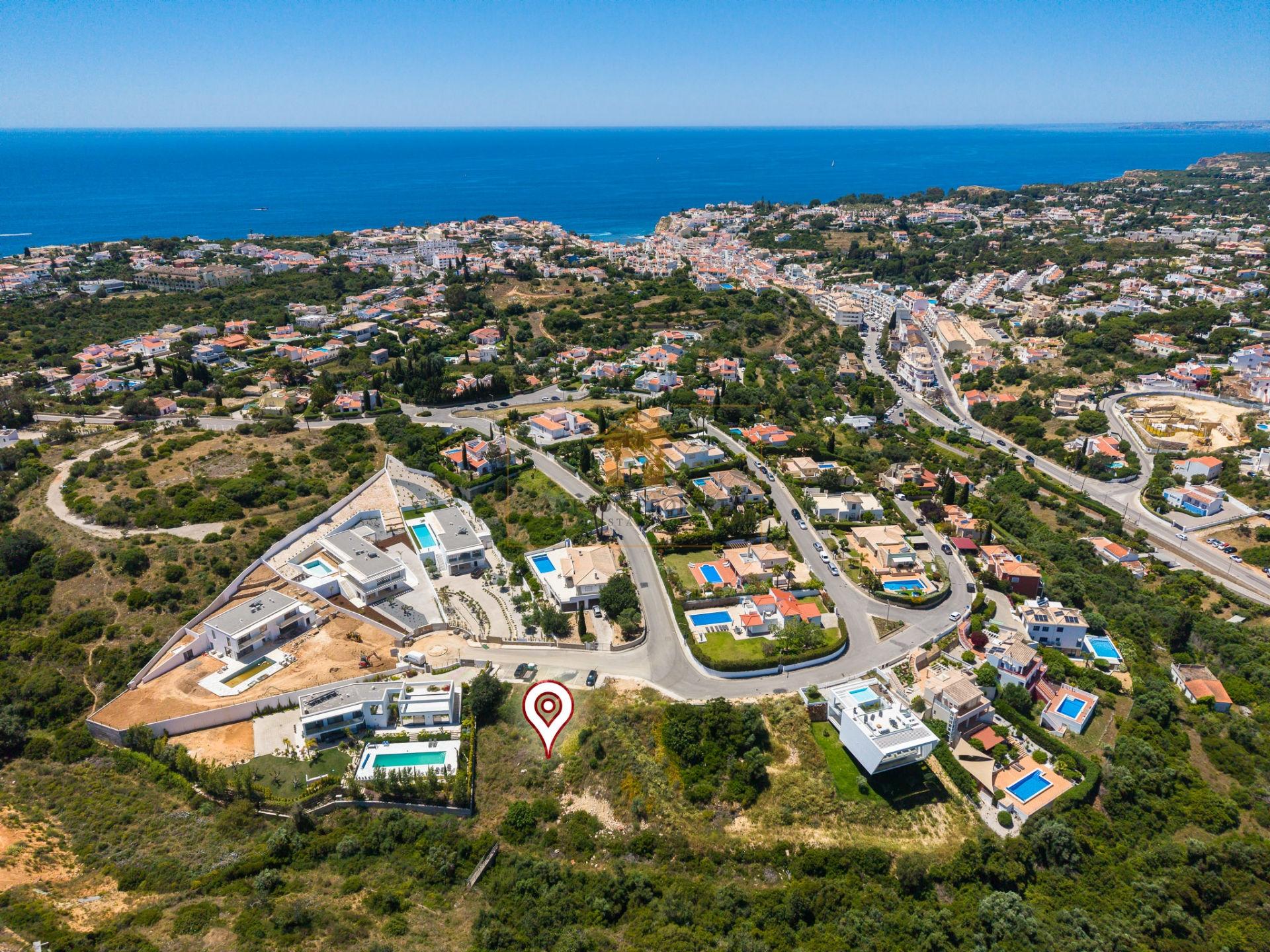 Lote para venda em Carvoeiro