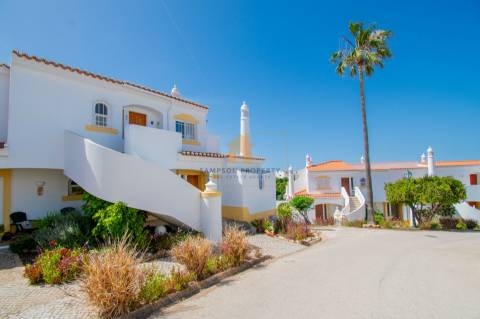 Apartamento T2 espaçoso para venda com vista mar em Carvoeiro