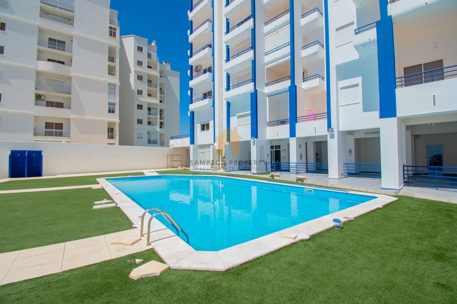 Apartamento T1 para venda em Armação de Pêra com garagem e piscina partilhada