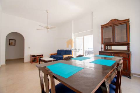 Apartamento T1 para venda em Armação de Pêra com garagem e piscina partilhada