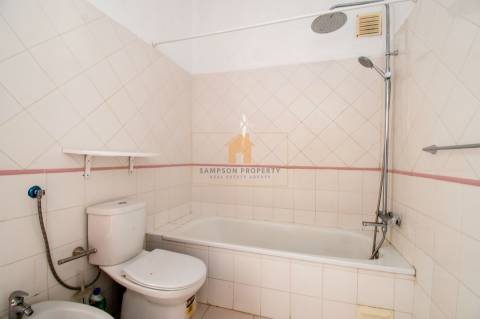 Apartamento T1 para venda em Armação de Pêra com garagem e piscina partilhada