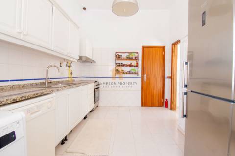 Apartamento T1 para venda em Armação de Pêra com garagem e piscina partilhada