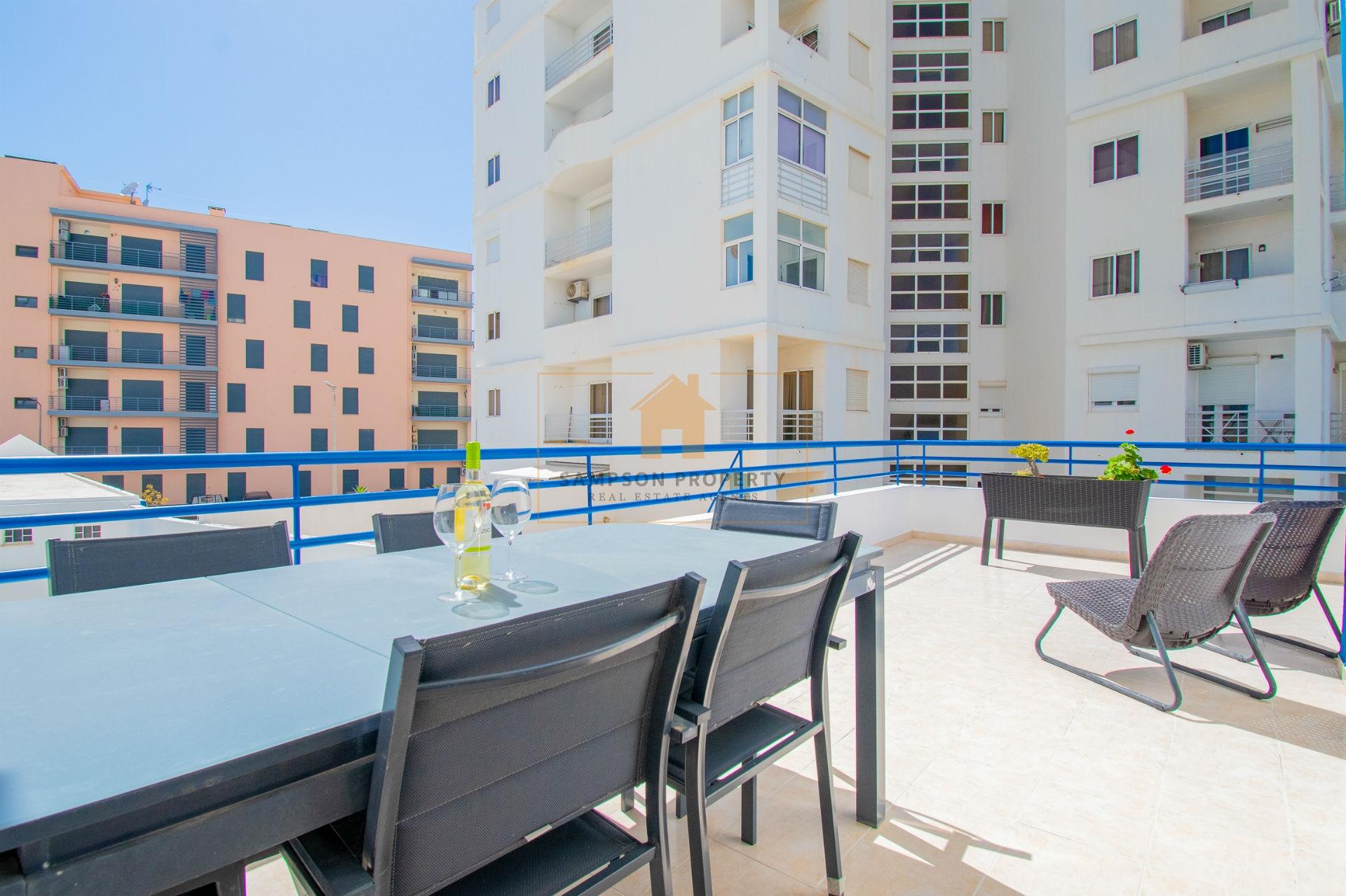 Apartamento T1 para venda em Armação de Pêra com garagem e piscina partilhada