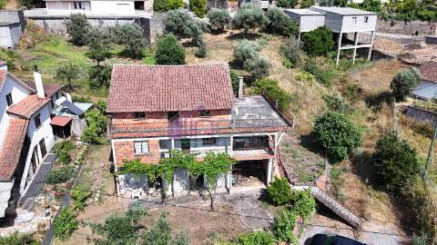 Oportunidade Única: Moradia V4 com Terreno e Vista Deslumbrante em Porto de Vacas