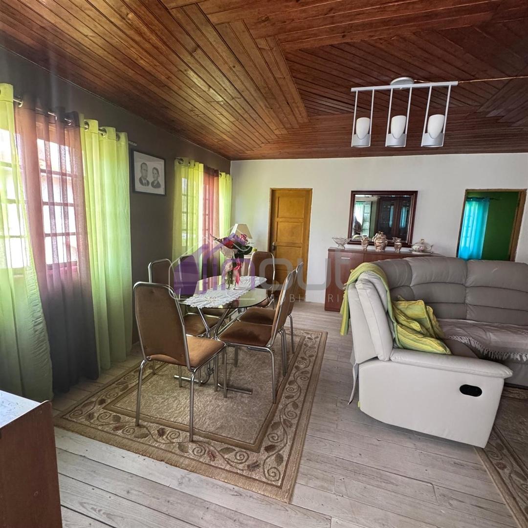 Oportunidade Única: Moradia V4 com Terreno e Vista Deslumbrante em Porto de Vacas