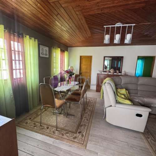 Oportunidade Única: Moradia V4 com Terreno e Vista Deslumbrante em Porto de Vacas