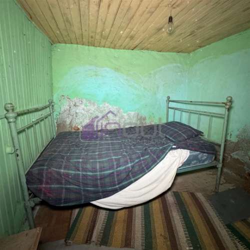 Moradia  V2  em Pedra para Recuperar – Orca, Fundão