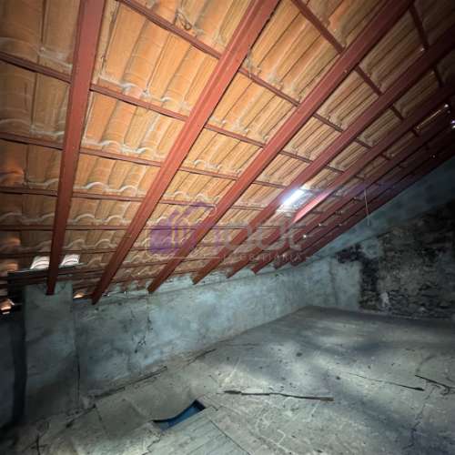 Moradia  V2  em Pedra para Recuperar – Orca, Fundão