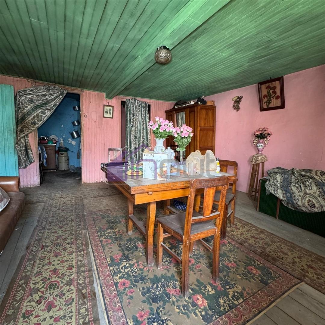 Moradia  V2  em Pedra para Recuperar – Orca, Fundão