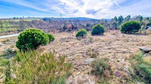 Terreno com eletricidade e água a 7 minutos da Guarda