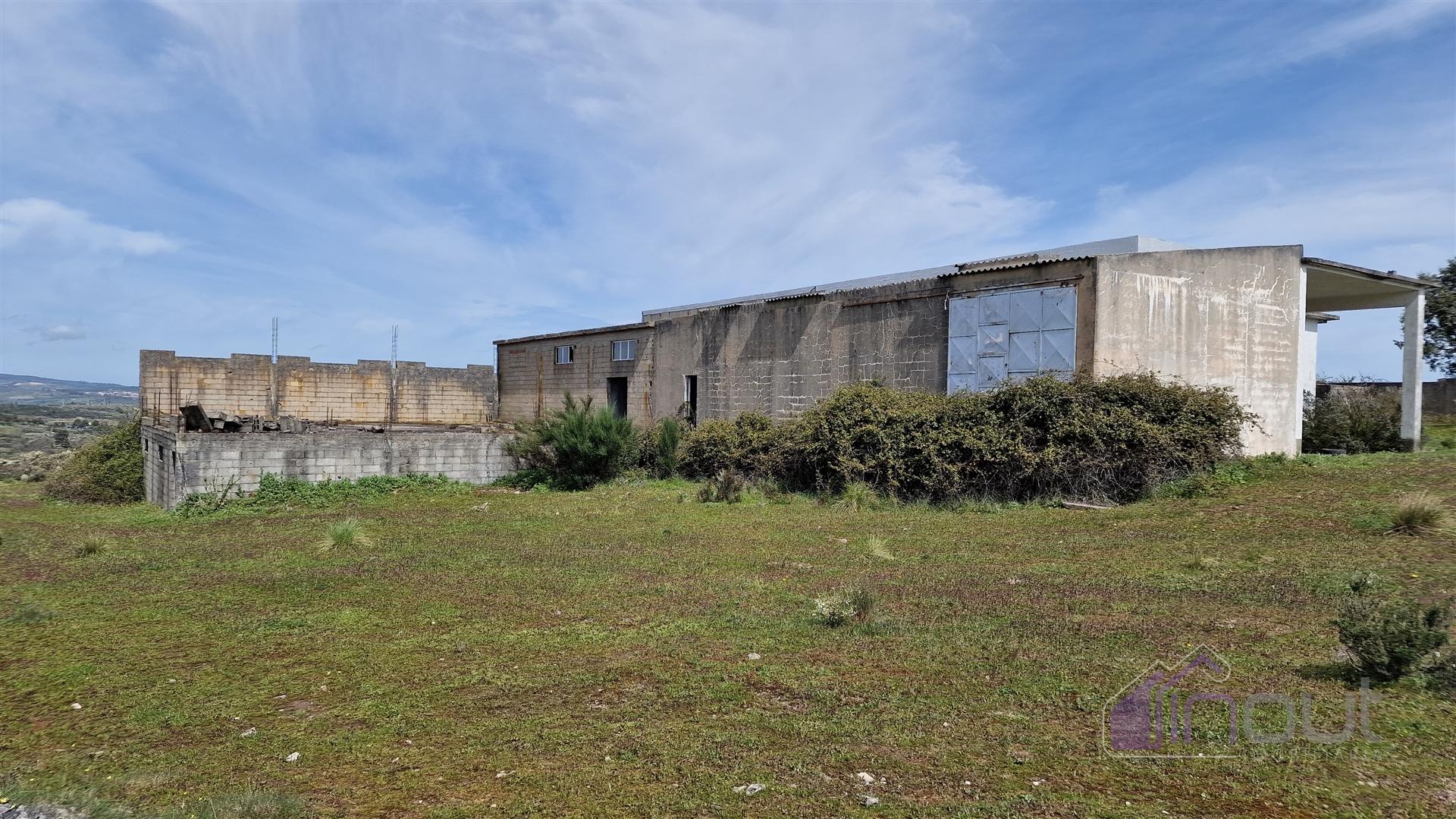 Terreno urbano/Quinta/Complexo industrial